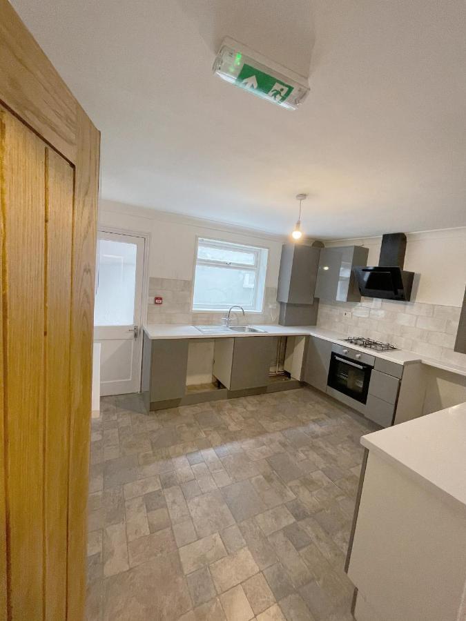 Agyeman Property Aldershot Exterior photo